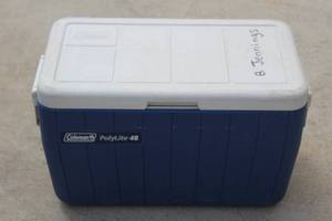 lot 82 image: COLEMAN POLYLITE 48 ICE CHEST WITH HANDLES , 24L
