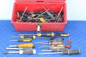 lot 117 image: GENEROUS AMOUNT OF ASSORTED SCREWDRIVER AND NUT DRIVERS