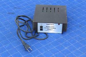 lot 123 image: RADIO SHACK REGULATED 12V POWER SUPPLY
