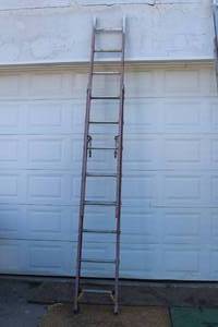 lot 130 image: WERNER COMMERCIAL 16FT FIBERGLASS LADDER