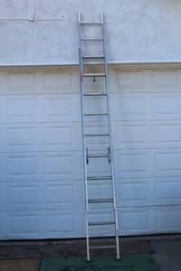 lot 131 image: 20FT WERNER COMMERCIAL ALUMINUM LADDER