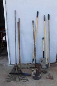 lot 136 image: 8 YARD TOOLS SEE PICS