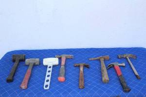 lot 139 image: 8 ASSORTED HAMMERS