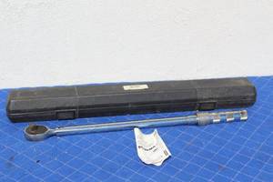 lot 69 image: STEELMAN 301494 ,12 DRIVE MICROMETER TORQUE WRENCH, WITH CARRY CASE