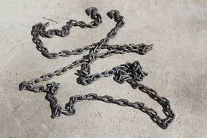 lot 146 image: HEVAY DUTY TOWLIFT CHAIN WITH HOOKS