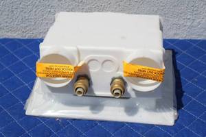 lot 165 image: DUAL DRAIN WASHING MACHINE OUTLET BOX