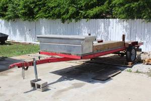 lot 105 image: 20FT LONG SINGLE AXLE TRAILER WITH TOOL STORAGE