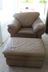 lot 191 image: GENIUNE LEATHER CLUB CHAIR WITH OTTOMAN