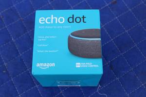 lot 202 image: AMAZON ECHO DOT C78MP8