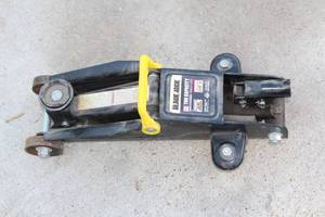 lot 205 image: BLACK JACK 2 TON PROFESSIONAL TROLLEY JACK