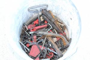 lot 221 image: BUCKET OF GENEROUS AMOUNT OF ASSORTED SIZES ALLEN WRENCHES