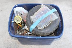 lot 225 image: TOTE OF GENEROUS AMOUNT OF ASSORTED TOOLS SEE PICS