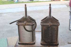lot 233 image: 2 PNEUMATIC CYLINDERS
