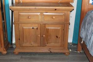 lot 244 image: BROYHILL FONTANA NIGHT STAND WITH TILE TOP