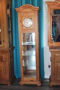 lot 251 image: BROYHILL FONTANA CURIO CABINET WITH CLOCK