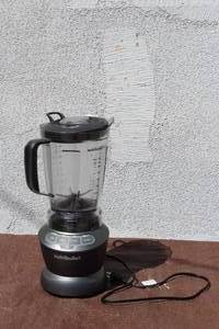 lot 257 image: NUTRIBULLET NBF-12A