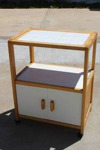 lot 264 image: BEVERAGE CART
