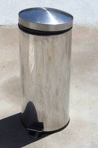 lot 270 image: STAINLESS STEEL STEP TO OPEN TRASH CAN