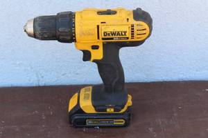lot 286 image: DEWALT DCD771 CORDLESS DRILL DRIVER WITH BATTERY NO CHARGER (WORKS WITH LOT # 119)