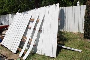 lot 287 image: LOT OF FENCE SECTIONS METAL CROSS BARS SEE PICS