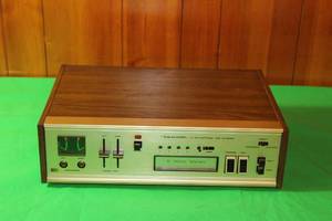 lot 13 image: VINTAGE REALISTIC CARTRIDGE TAPE RECORDER TR-800