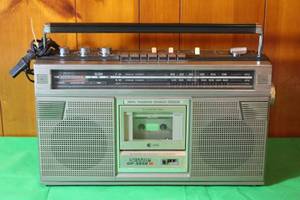 lot 34 image: VINTAGE SHARP GF-5656 AMFM STEREO CASSETTE TAPE RECORDER BOOMBOX