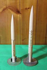 lot 46 image: TOTAL OF 2 VINTAGE MISSILE ROCKET  MODELS ON STANDS  , ZOONED BOOST 15H & LITTLE JOHN 17H