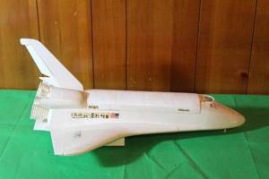 lot 47 image: VINTAGE REVELL INC. 1979  SPACE SHUTTLE COLUMBIA MODEL PLANE ,19 14 L