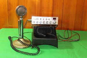 lot 1 image: COBRA 148 GTL 40 CHANNEL 12 WATT CB RADIO ON HUMP MOUNT & VINTAGE  ASTATIC CORPORATION  D-104 LOLLIPOP RADIO MICROPHONE WITH  T-UG9-STAND