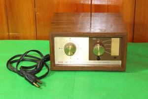lot 4 image: VINTAGE CDE BIG TALK TRANSMITRECEIVE DIRECTION ANTENNA ROTOR CONTROL BOX IN  WOOD CASE BT-1A