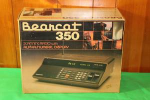 lot 9 image: VINTAGE BEARCAT 350 SCANNING RADIO WITH ALPHANUMERIC DISPLAY ,IN ORIGINAL BOX