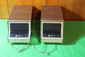 lot 12 image: TOTAL OF 2 VINTAGE COBRA EXTERANAL SPEAKERS  PRODUCT OF DYNASCAN CORPORATION