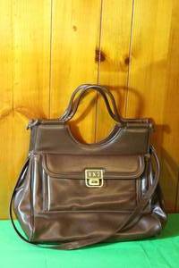 lot 58 image: VINTAGE AMBASSADOR DESIGN BROWN BAG 18H X 13L