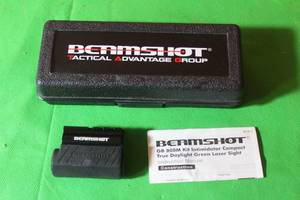 lot 64 image: BEAMSHOT GB 800M KIT INTIMIDATOR COMPACT TRUE DAYLIGHT GREEN LASER SIGHT  536-3, IN ORIGINAL BOX