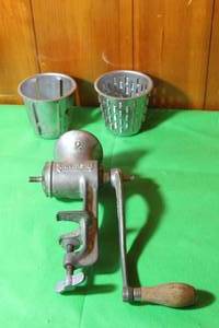 lot 72 image: VINTAGE UNIVERSAL FOOD & MEAT CHOPPER No.2
