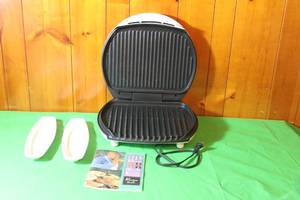lot 82 image: GEORGE FOREMANS GRILLING MACHINE ,GR-30,IN ORIGINAL BOX