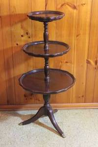 lot 101 image: VINTAGE WALNUT WOOD 3-TIER SCALLOP EDGE WITH BRASS CLAW FEET TABLE ,42H