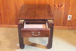 lot 109 image: VINTAGE BERNHART WOOD ONE DRAWER SIDE END TABLE NIGHTSTAND