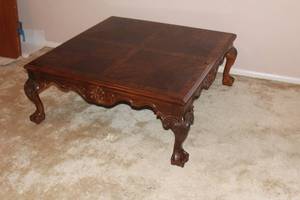 lot 161 image: VINTAGE MAHOGANY HAND CARVED ON SIDES AND CURVED LEGS  LOW COFFEE TABLE,