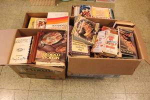 lot 131 image: GENEROUS AMOUNT OF COOK BOOKS  SEE PICS