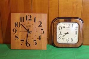 lot 134 image: TOTAL OF 2 VINTAGE WOOD WALL QUARTZ CLOCKS , BUTCHER BLOCK CLOCK 12&  11 VERICHRON HARRIS MALLOW  2715