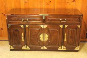 lot 137 image: VINTAGE BERNHART CHIOSERIE CREDENZA BUFFET , 50L X 17 X 28.5 H