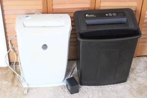 lot 139 image: TOTAL OF 2 PAPER SHREDDERS , FELLOWES PS-40 & ROYAL 6X CROSSCUT
