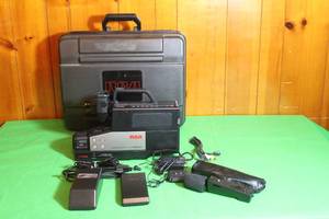 lot 144 image: VINTAGE RCA SOLID STATE IMAGE SENSOR VHS CAMCORDER WITH ACCESSORIES &  CARRY CASE ,  SEE PICS