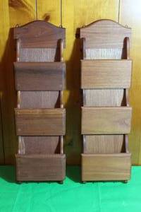 lot 150 image: TOTAL OF 2 VINTAGE GOODWOOD WALL MAIL KEY HOOK ORGANIZERS , 22H