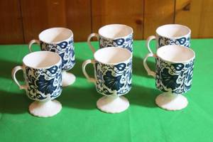 lot 171 image: TOTAL OF 6 VINTAGE ONION BLOSSOM BLUE DANUBE FOOTED MUGS , 1272( 5.5H ) & 1273 (6H)
