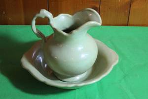 lot 175 image: VINTAGE SAGE GREEN WASH BOWL WITH PITCHER