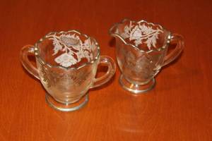 lot 195 image: VINTAGE STERLING OVER CRYSTAL CREAMERSUGAR BOWL