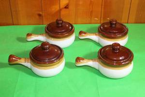 lot 204 image: SET OF 4 VINTAGE FRENCH ONION SOUPCHILI BOWLS WITH LIDS