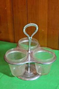 lot 222 image: VINTAGE SILVERPLATED 3 SECTION CONDIMENT CADDY